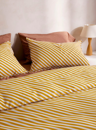 Inviting stripes duvet cover set